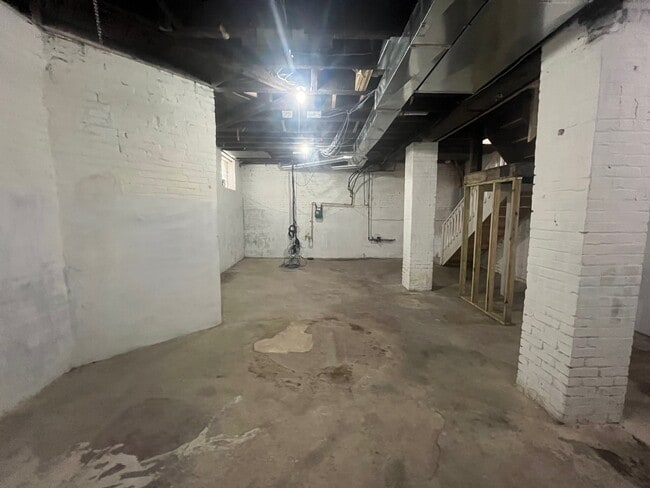 Building Photo - 350 Melwood Ave