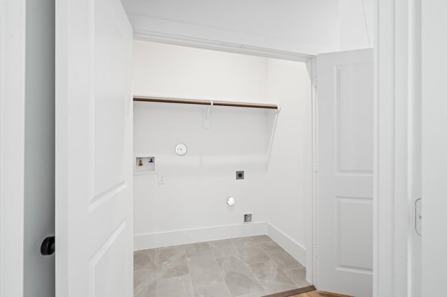 Building Photo - 5216 Green Pine Tree Dr