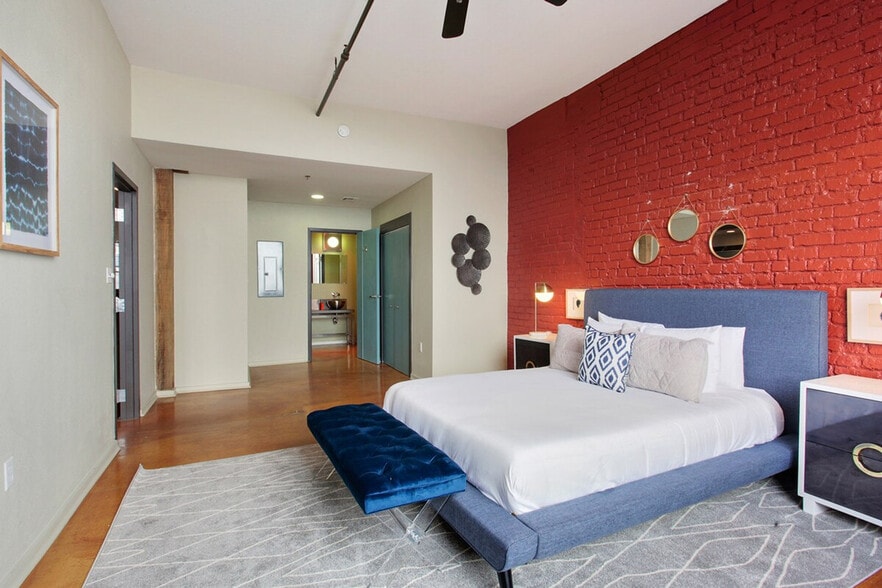 Building Photo - 1041 Constance St