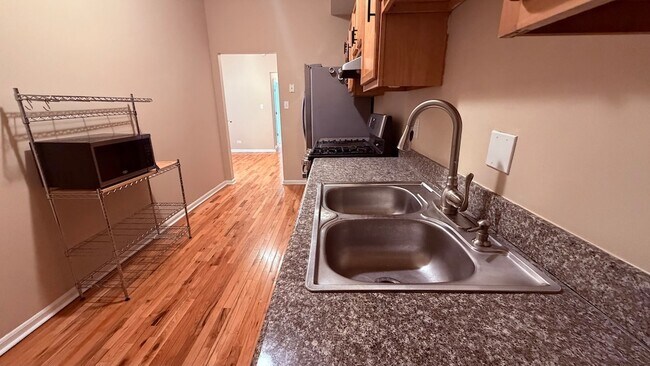 Building Photo - 4055 S Calumet Ave