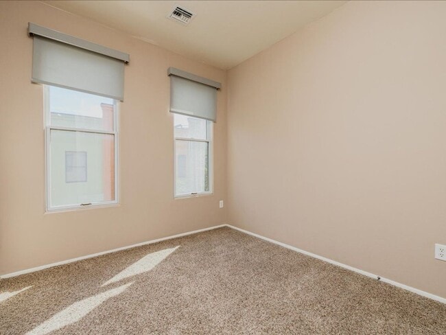 Building Photo - 3 Bedroom, 2.5 Bath CATALINA MOUNTAIN VIEWS! ROOF TOP CABANA!!