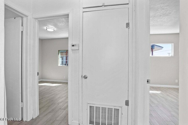 Building Photo - 5021 Tetons Dr