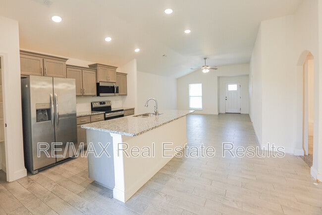 Building Photo - 501 NW 59th Ave