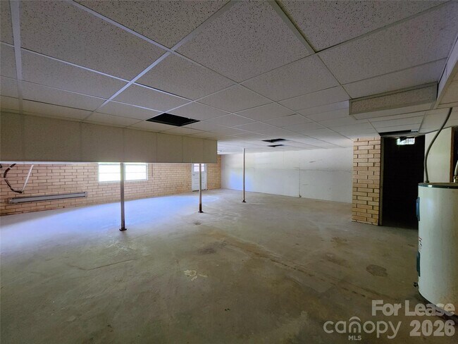 Building Photo - 210 N Salisbury Ave