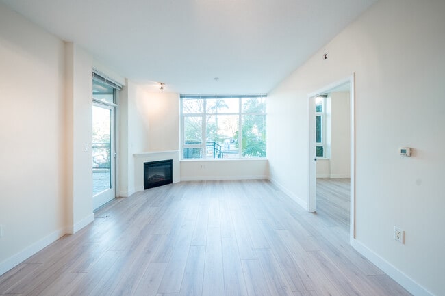 Building Photo - 475 Redwood St