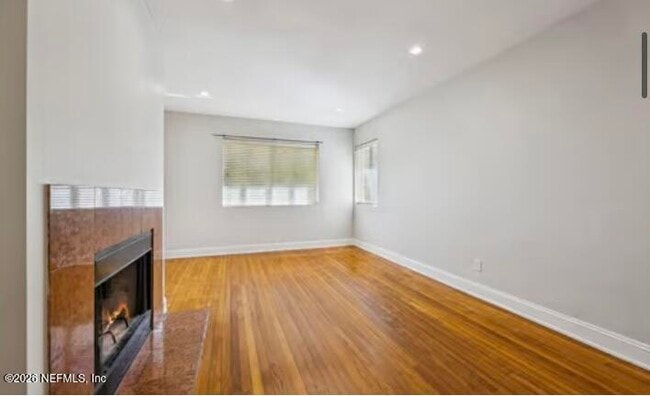 Building Photo - 2159 Riverside Ave