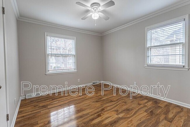 Building Photo - 13032 W 102nd Terrace