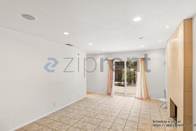 Building Photo - 228 Chestnut Ct