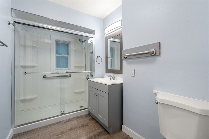 Building Photo - 38 Juniper St