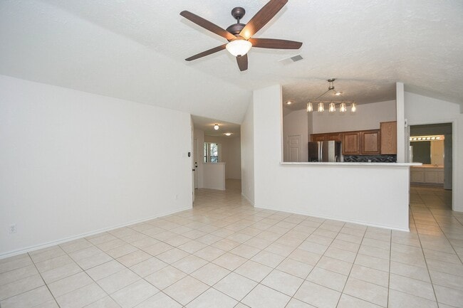 Building Photo - 2303 Old Dixie Dr