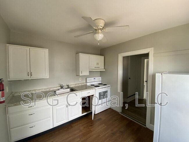 Building Photo - 114 Park St