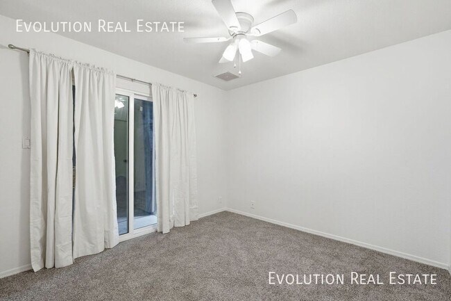 Building Photo - 20251 N 3rd Dr