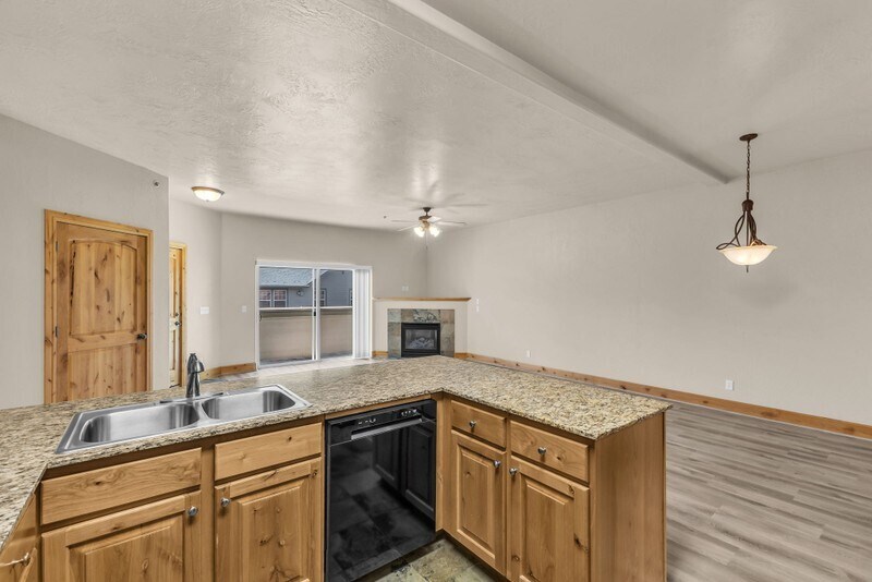 Building Photo - 1684 Fox Hollow Ln