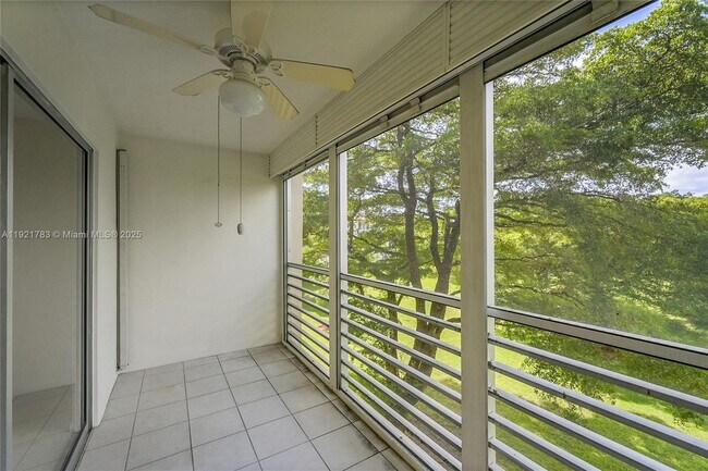 Building Photo - 1604 Abaco Dr