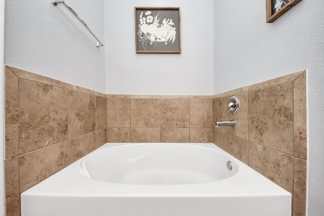 Building Photo - 3714 Tirranna Dr