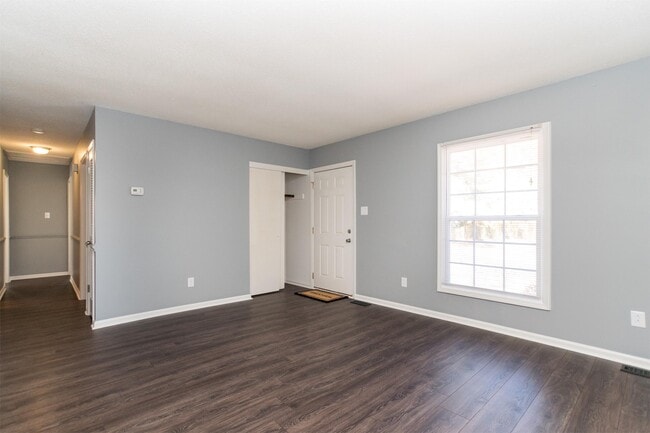 Building Photo - 108 Forestwood Dr