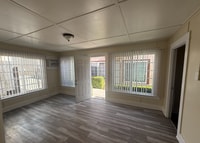 Building Photo - 2 Bedroom 1 Bath in East Hemet!