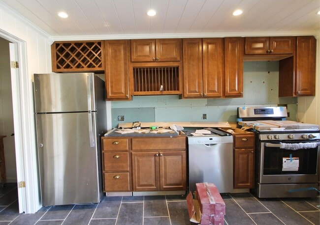 Building Photo - 346 Meehan Ave