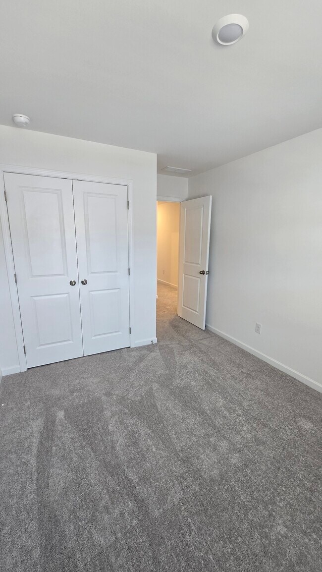 Building Photo - 209 Kenoot Dr