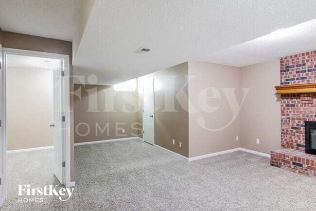Building Photo - 411 Bluegrass Dr