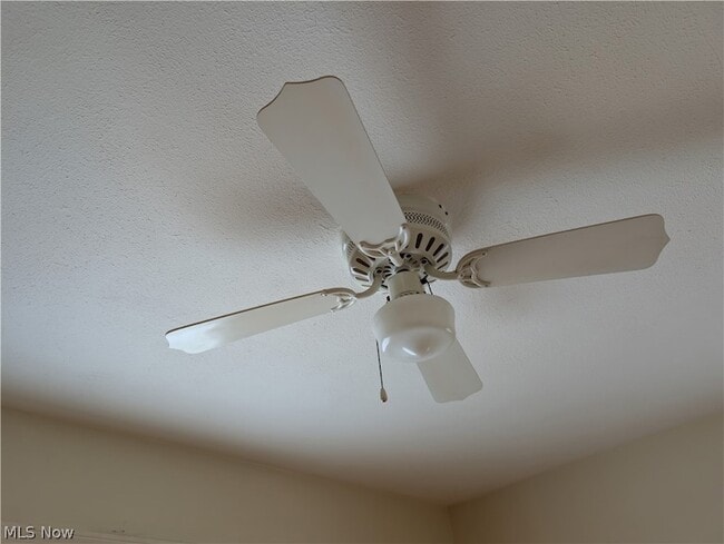 Building Photo - 637 E Wilbeth Rd