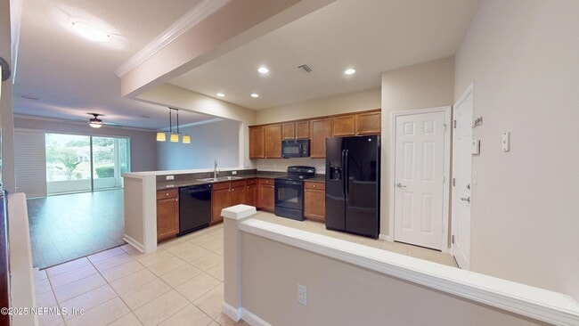 Building Photo - 6937 Woody Vine Dr