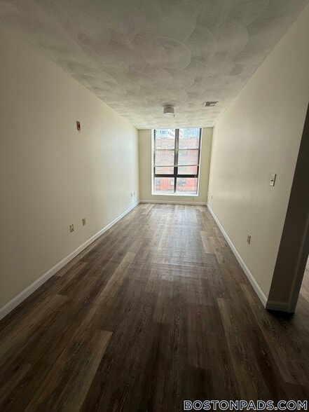 Building Photo - 81 Essex St