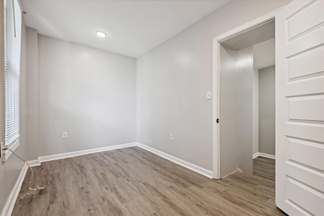 Building Photo - 1324 W Lombard St
