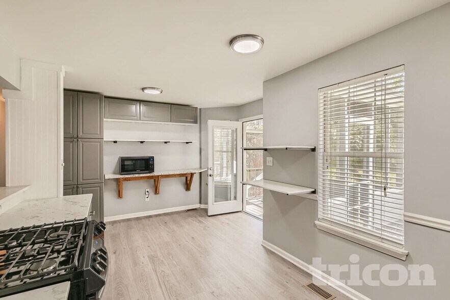 Building Photo - 757 Cedarcrest Rd