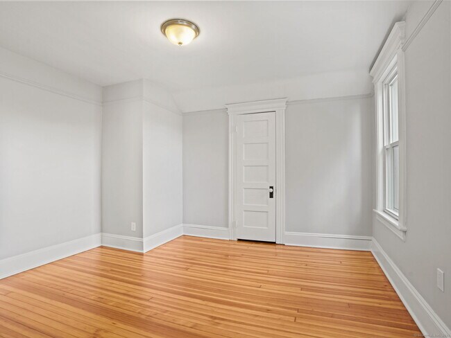 Building Photo - 29 Redfield Rd