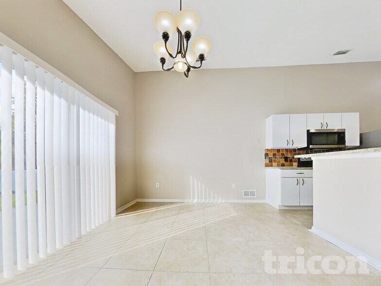 Building Photo - 30602 Birdhouse Dr