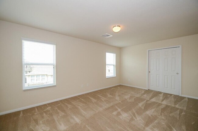 Building Photo - 14935 Vinegrove Falls Ct