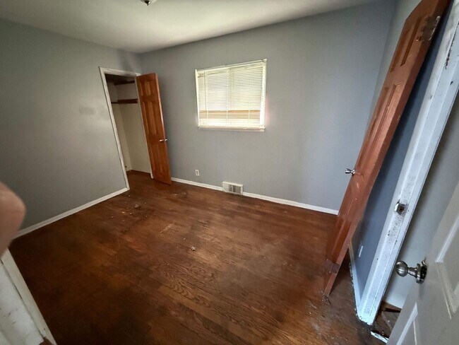 Building Photo - 912 Slosson St