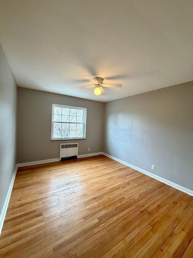 Building Photo - 6912 Murray Ave