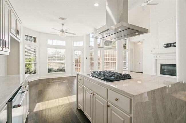 Building Photo - 9028 Bottlebrush Ln
