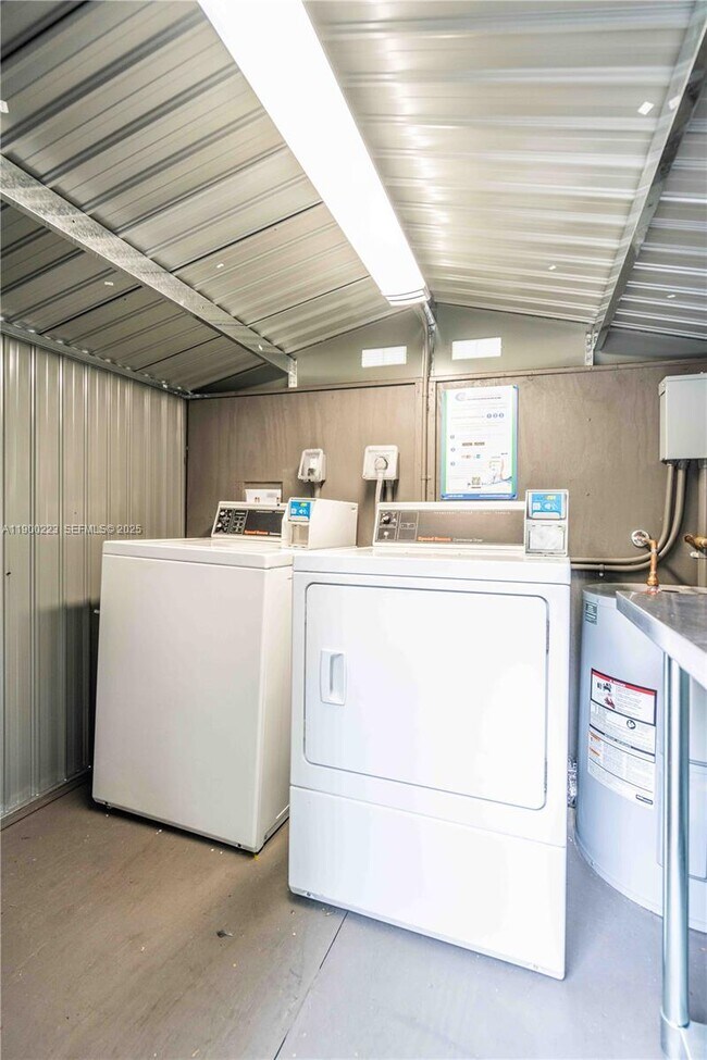 Building Photo - 1950 NW 2nd Ct