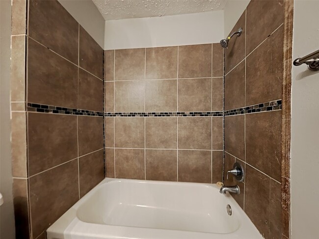 Building Photo - 7306 Ridgeberry Dr