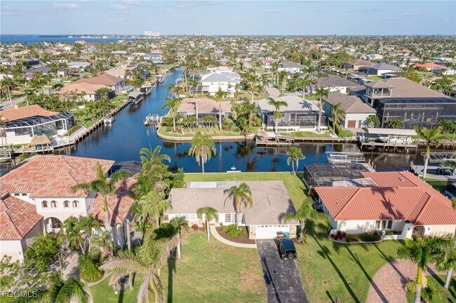 Building Photo - 5638 Riverside Dr