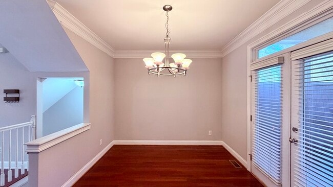 Building Photo - Perfect West Midtown Location! 4 Bedroom Townhouse, Granite, Hardwood Floors