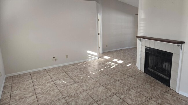 Building Photo - 380 S Quincy Rd