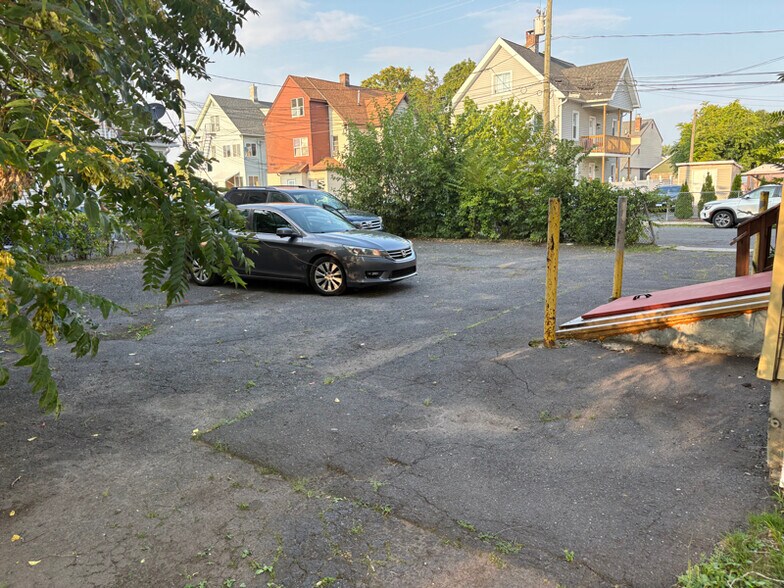 Building Photo - 58 Dwight St