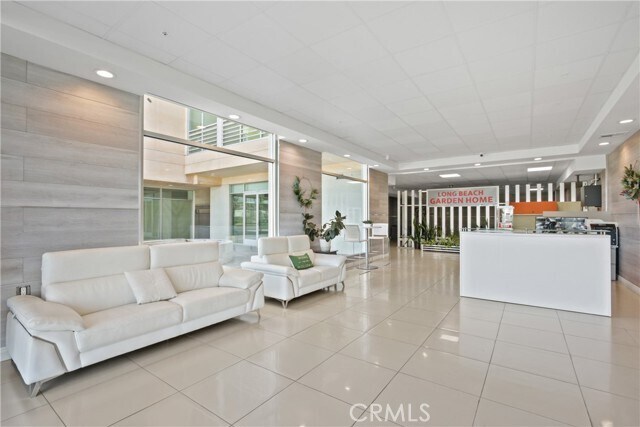 Building Photo - 1598 Long Beach Blvd