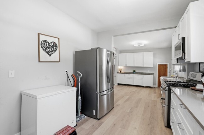 Building Photo - 626 E High St