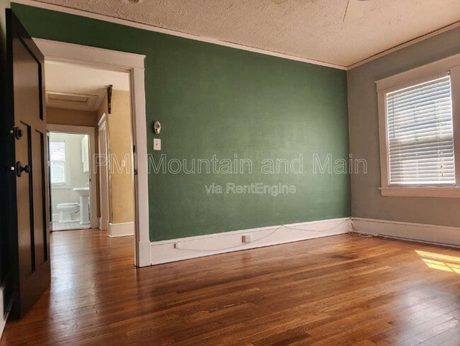 Building Photo - 39 Westover Dr