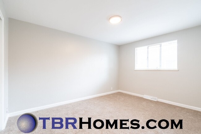 Building Photo - 8630 W 63rd Pl