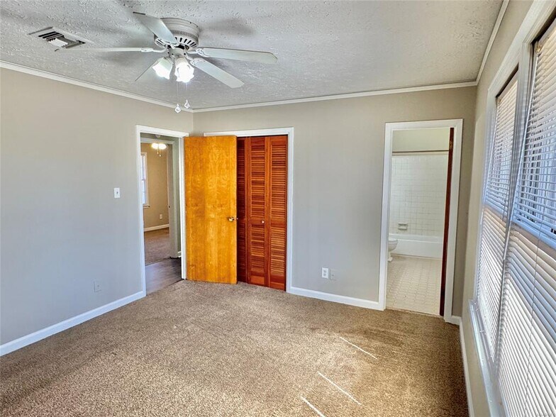 Building Photo - 761 Forestdale Dr