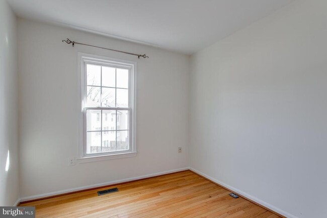 Building Photo - 4428 Holly Ave