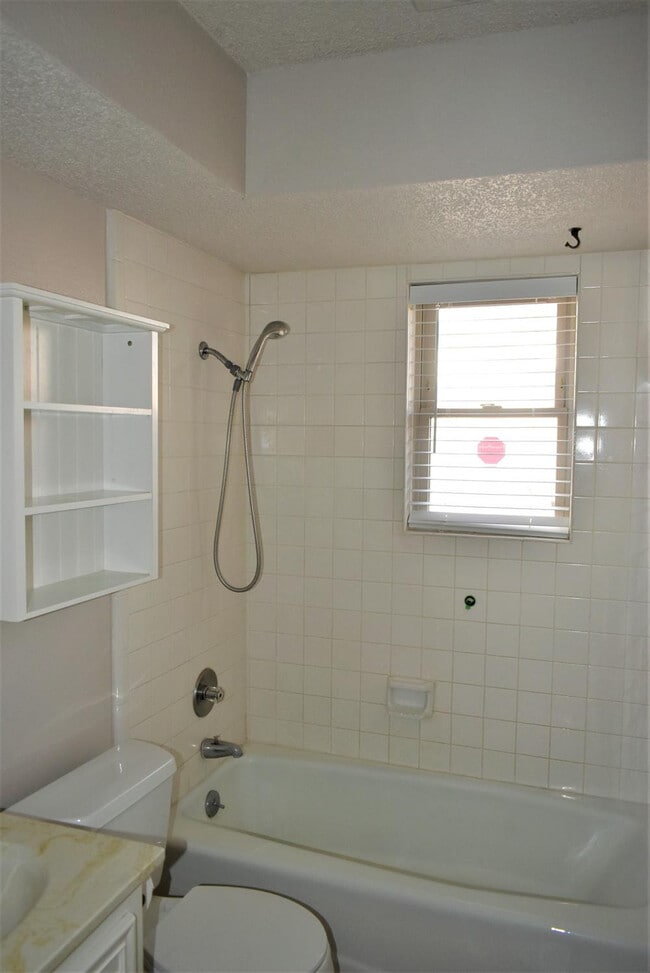 Building Photo - 8405 Fremont Ave