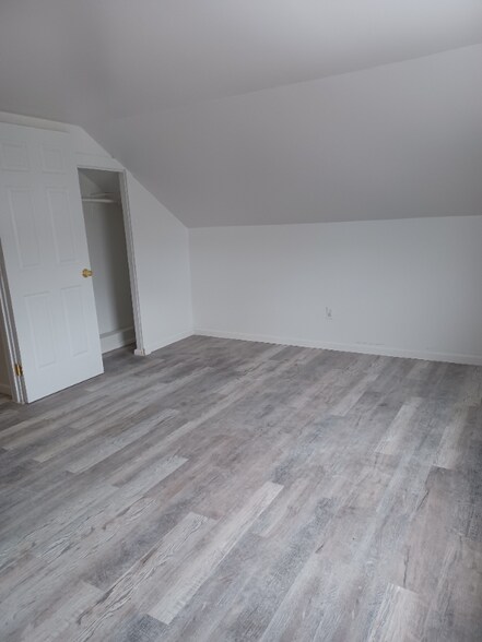 Building Photo - 92 Twiss St