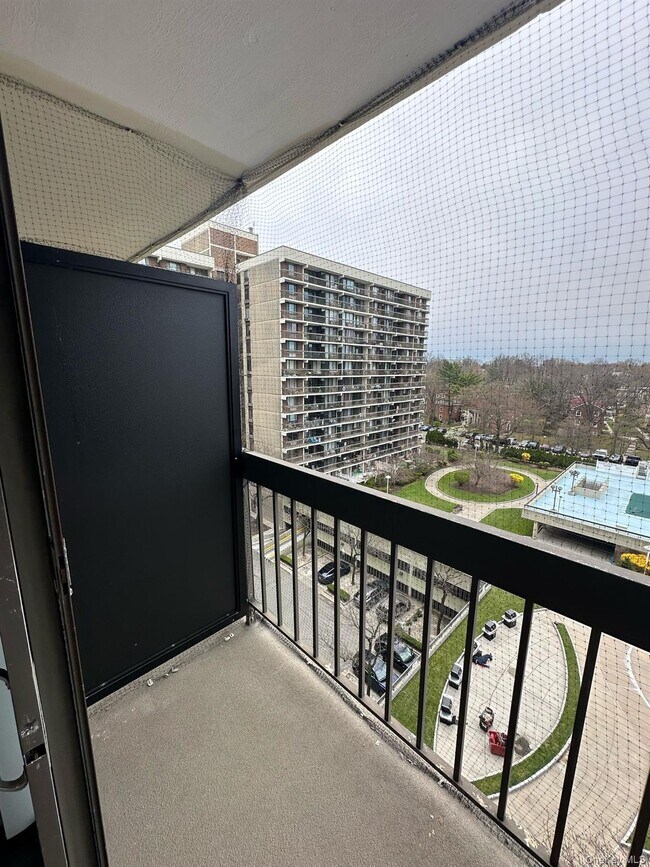 Building Photo - 150-38 Union Tpke Un